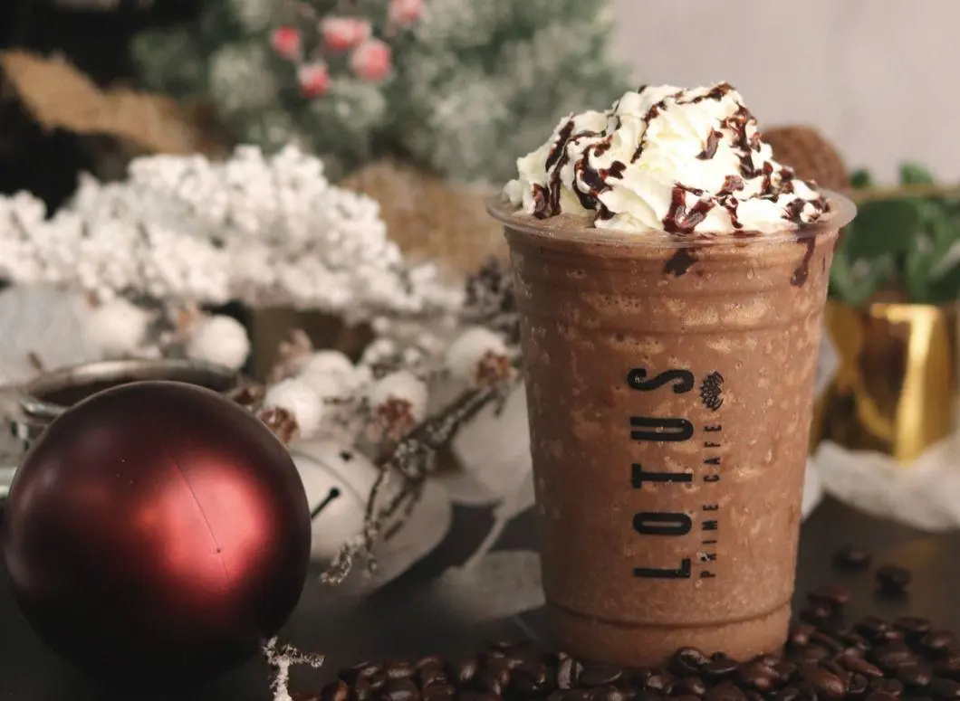 Frappé de chocolate y canela en cafetería
