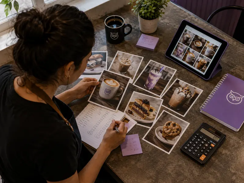 Ejemplos de precios psicológicos en menú de café