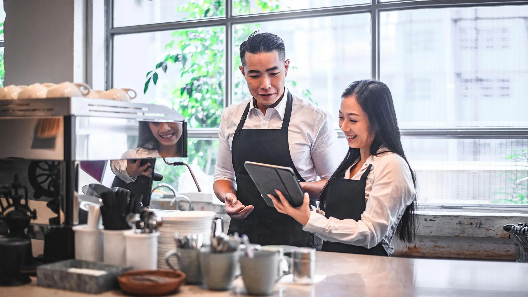 Equipo de baristas preparado para temporada alta