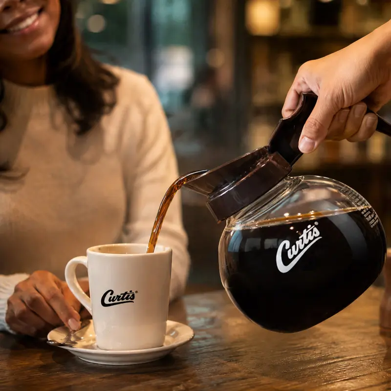 Jarra de Vidrio Para Servicio de Café Americano. Mango Color Negro