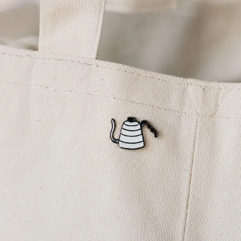Pin en Forma de Tetera Cuello de Ganso - Accesorio para Amantes del Café